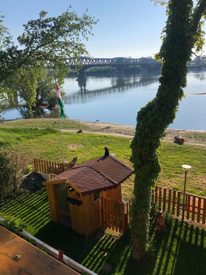 Hero 4 Sterne Ferienhaus Baja Exteriör bild