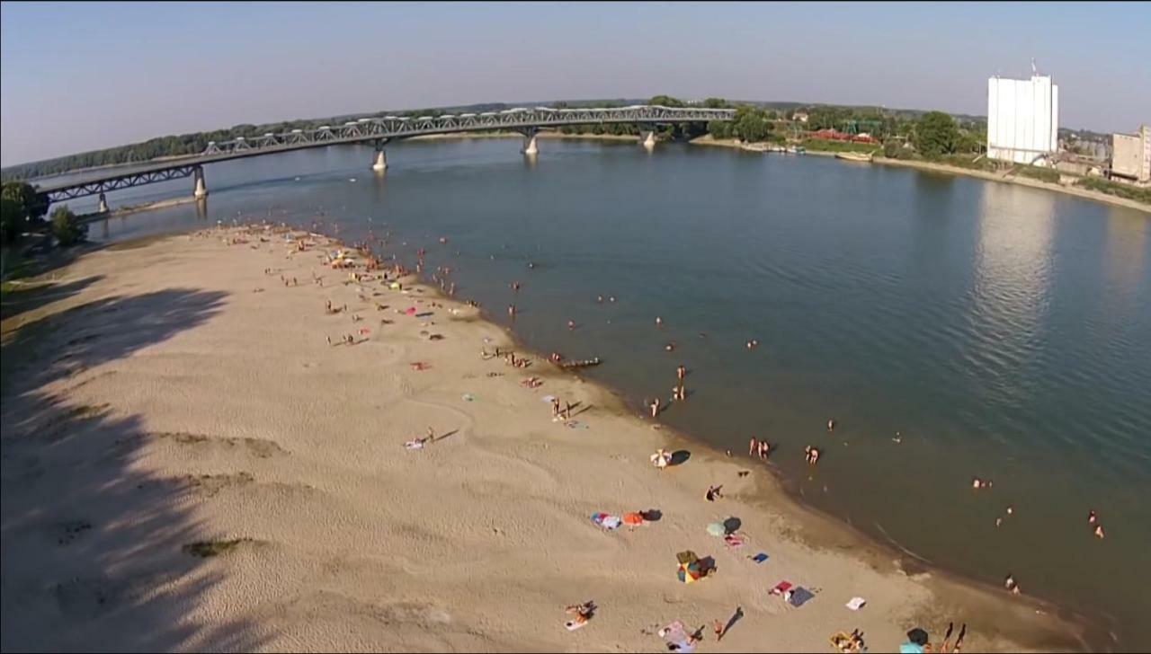 Hero 4 Sterne Ferienhaus Baja Exteriör bild