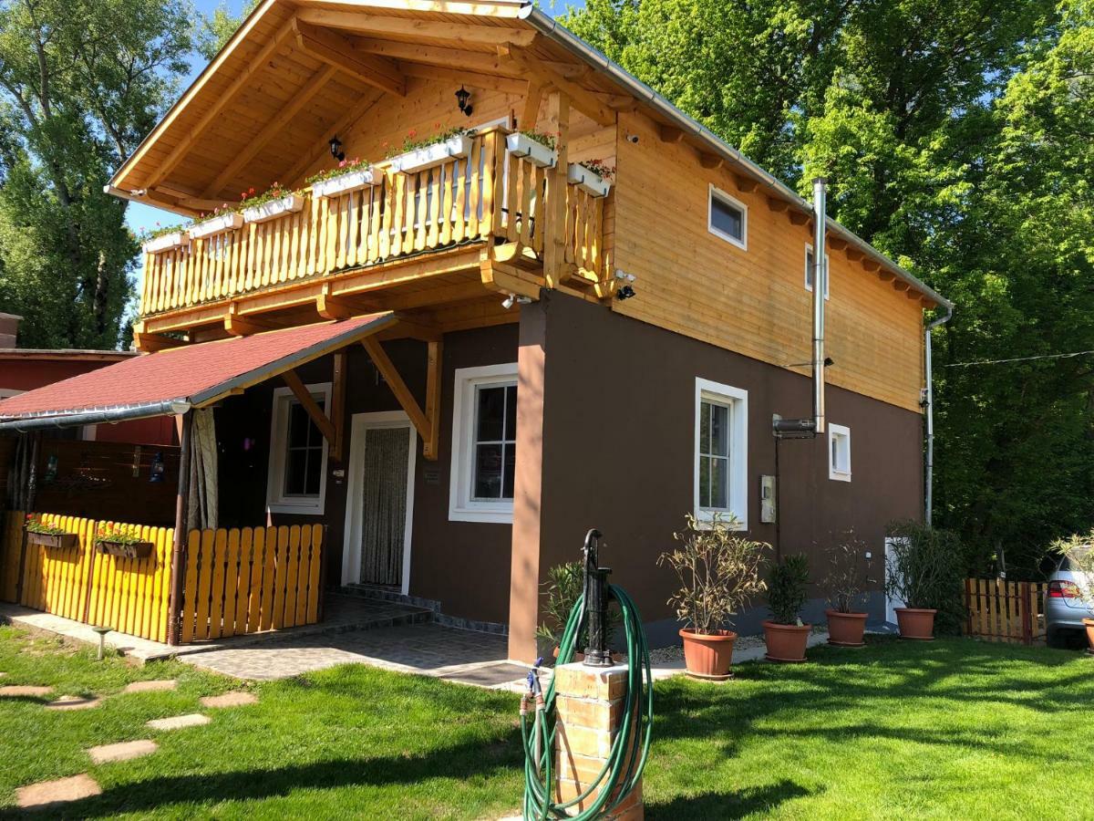 Hero 4 Sterne Ferienhaus Baja Exteriör bild
