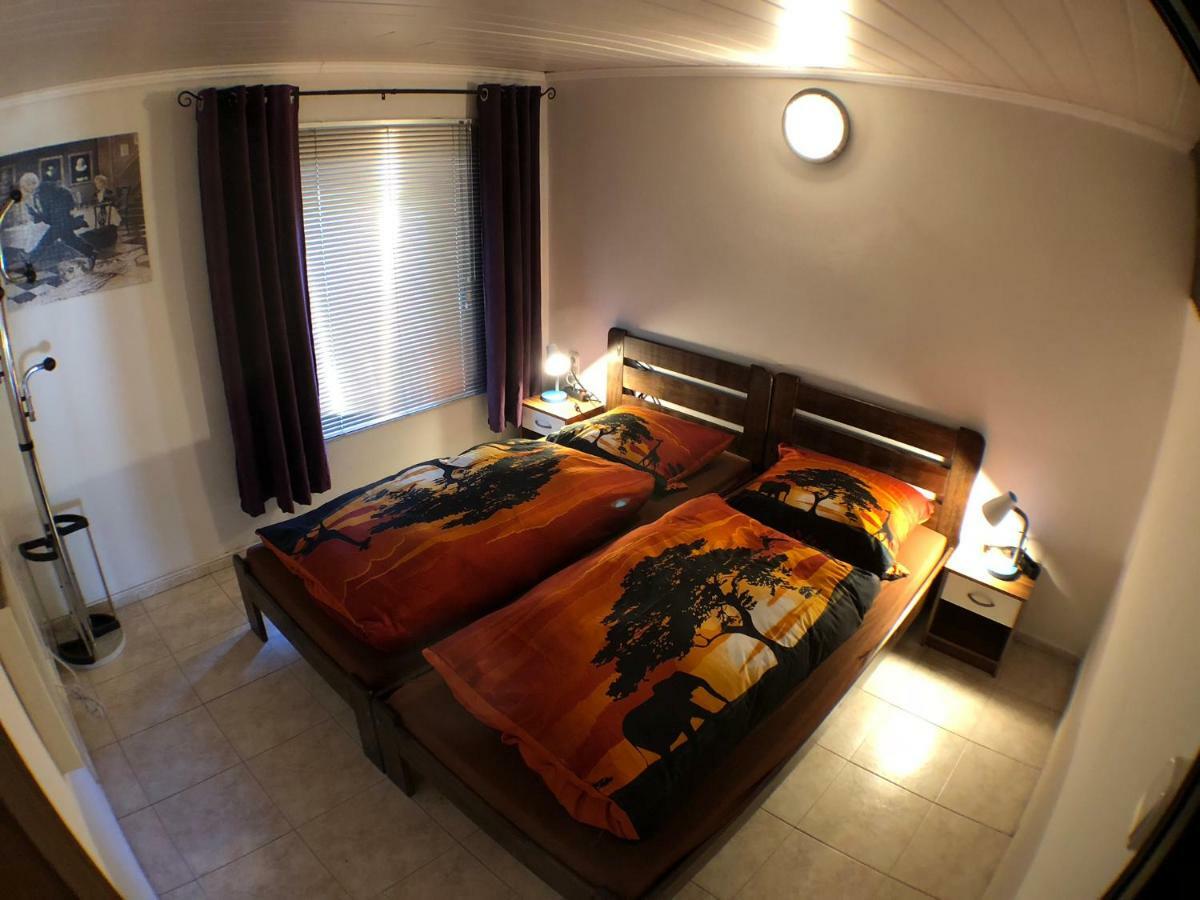 Hero 4 Sterne Ferienhaus Baja Exteriör bild